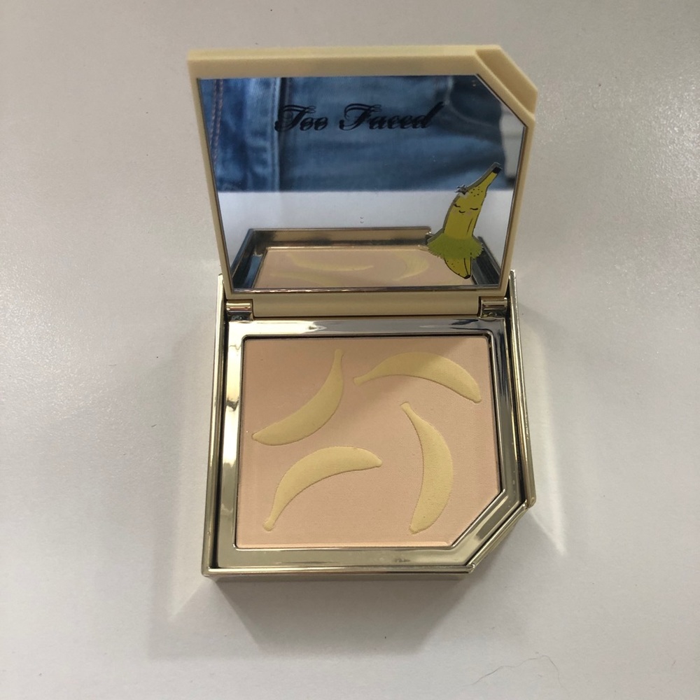Too Faced It’s Bananas Setting Powder